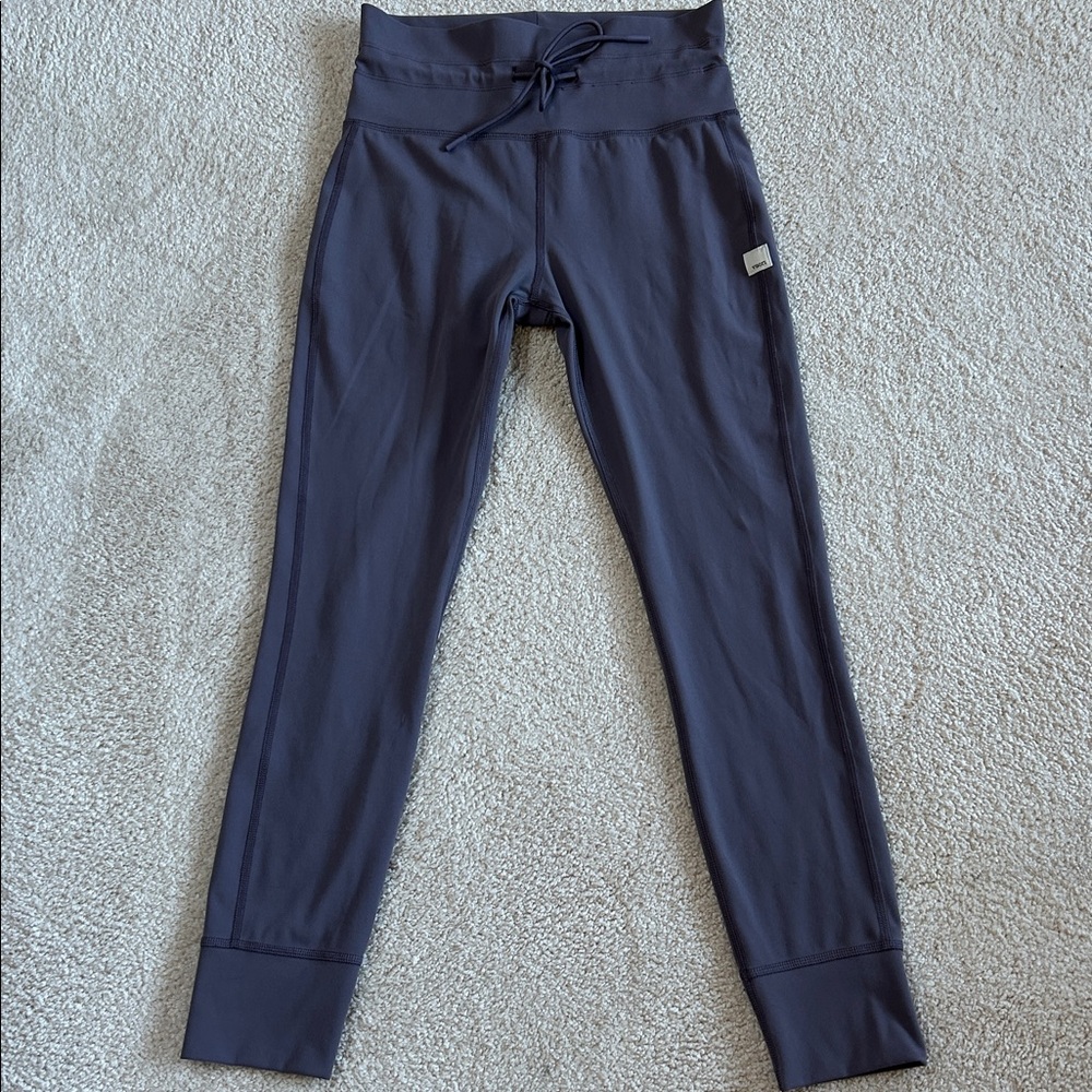 Vuori Daily Leggings - Picture 2 of 14